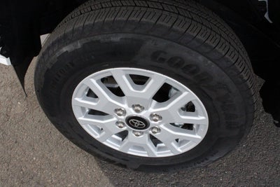 2025 Toyota TACOMA SR5 SR5