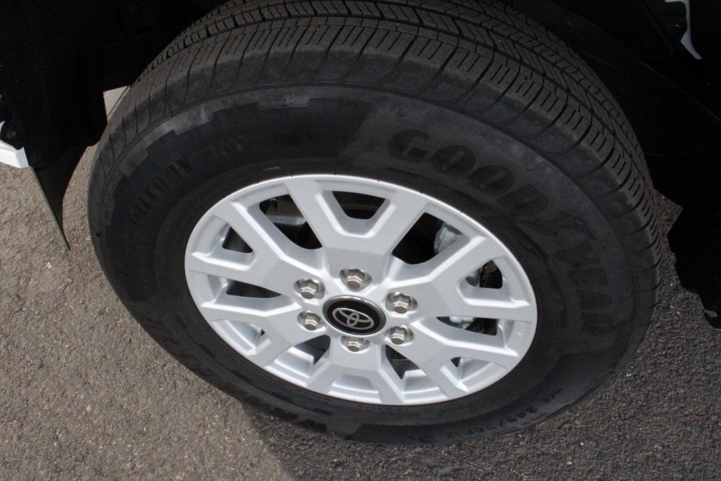 2025 Toyota TACOMA SR5 SR5