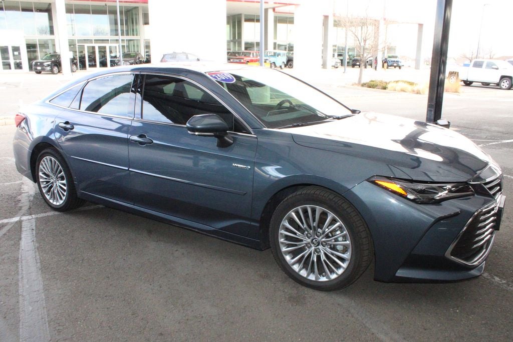2019 Toyota AVALON HYBRID Limited