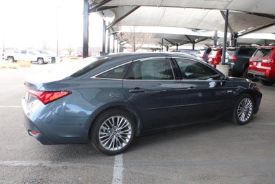 2019 Toyota AVALON HYBRID Limited