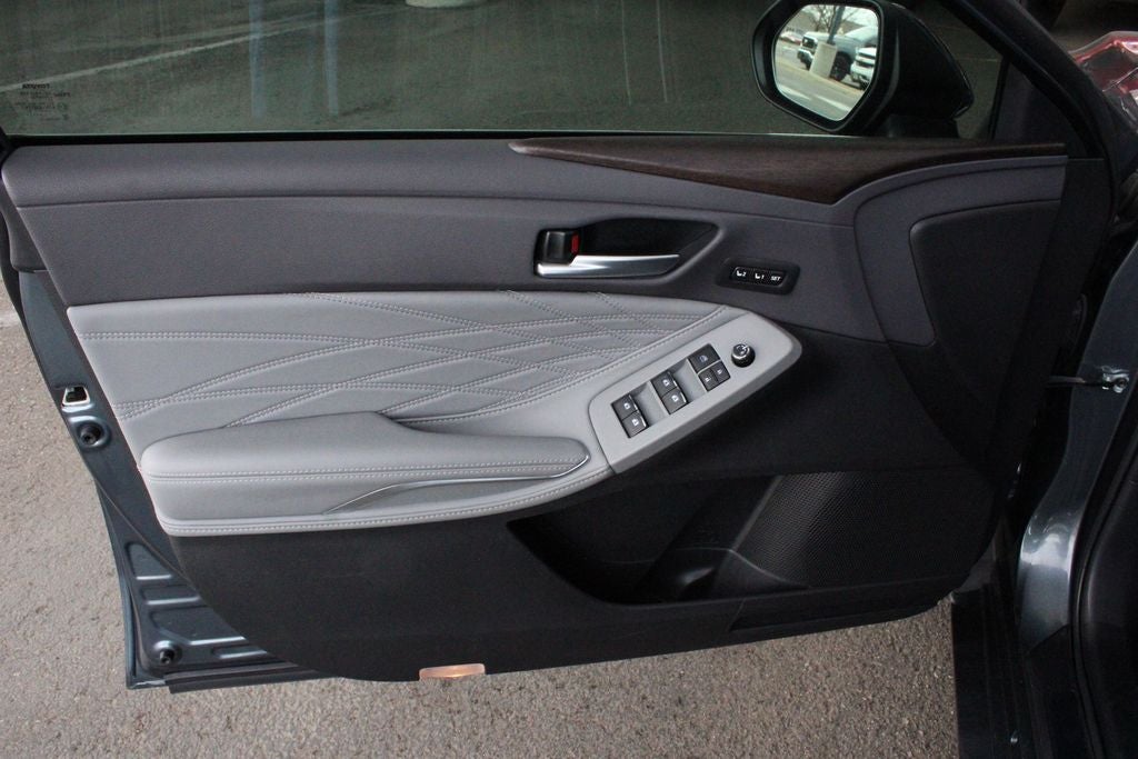 2019 Toyota AVALON HYBRID Limited