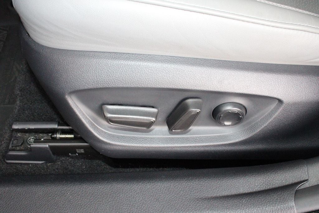 2019 Toyota AVALON HYBRID Limited