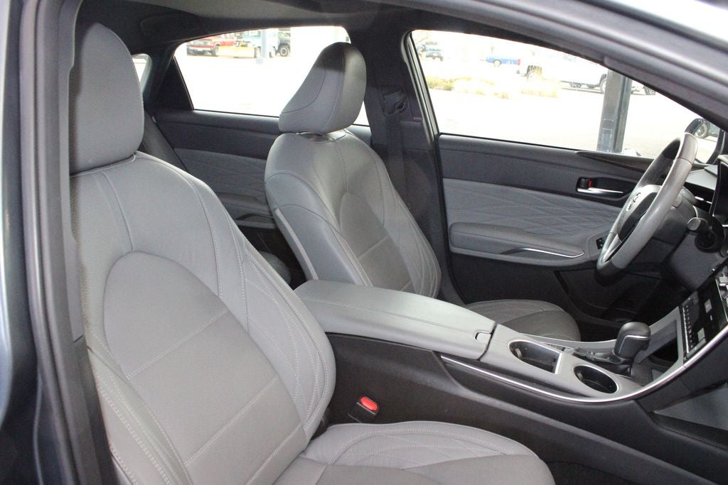 2019 Toyota AVALON HYBRID Limited