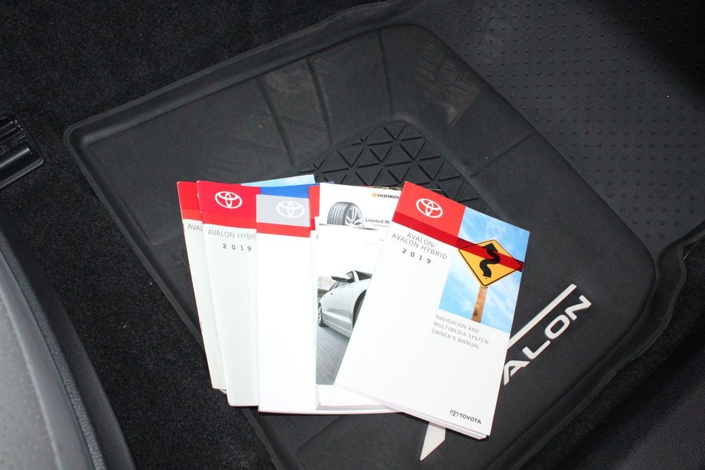 2019 Toyota AVALON HYBRID Limited