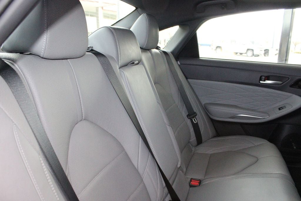 2019 Toyota AVALON HYBRID Limited