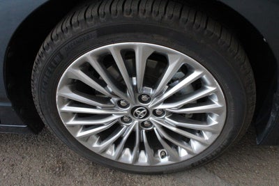 2019 Toyota AVALON HYBRID Limited