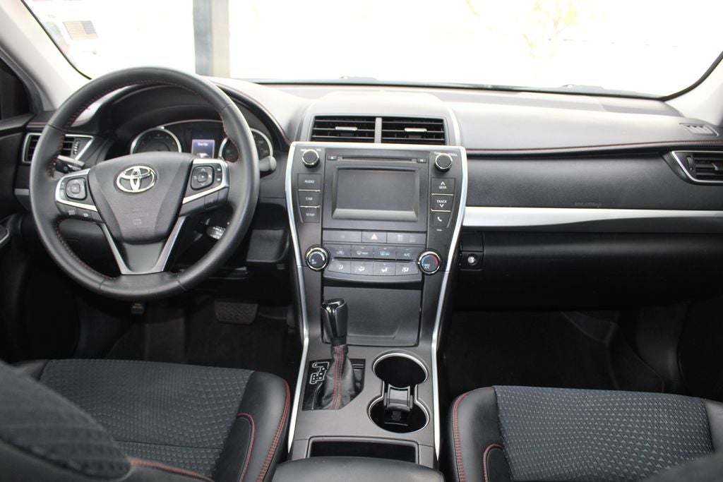 2015 Toyota CAMRY SE
