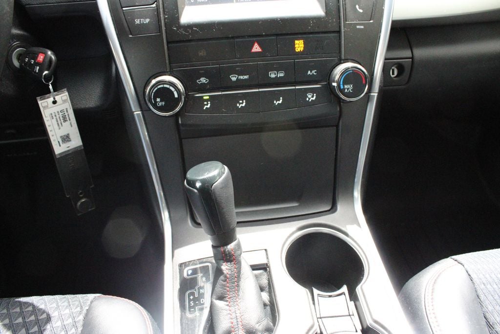 2015 Toyota CAMRY SE
