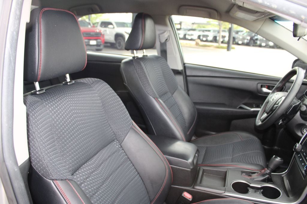 2015 Toyota CAMRY SE