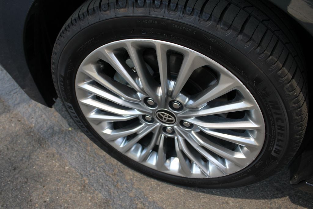2021 Toyota Avalon Hybrid Limited