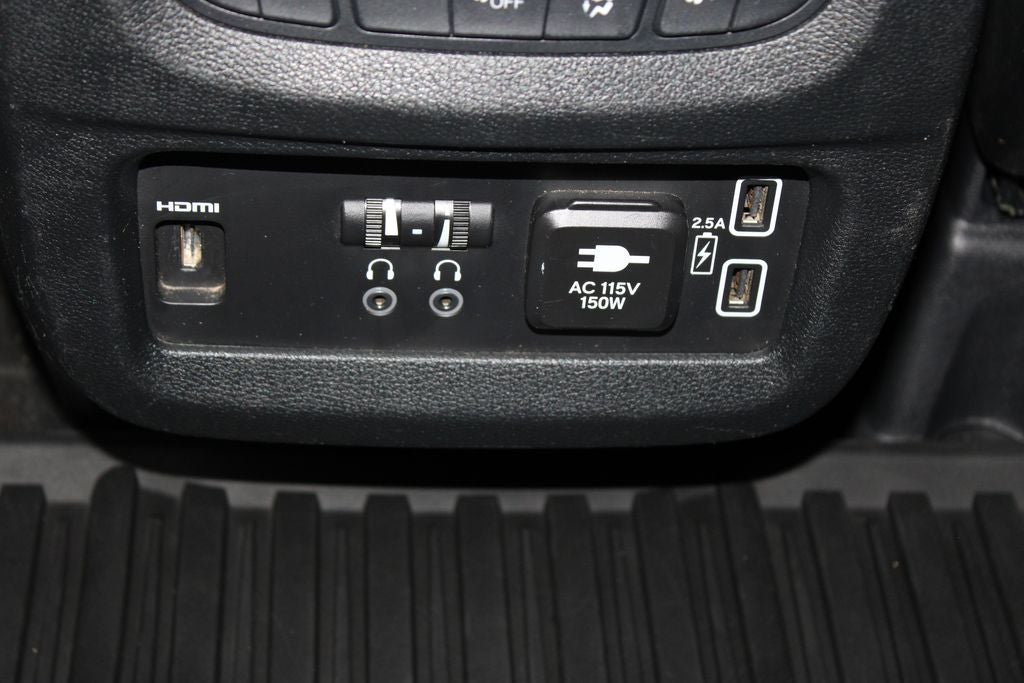 2022 Honda Pilot Touring 7 Passenger