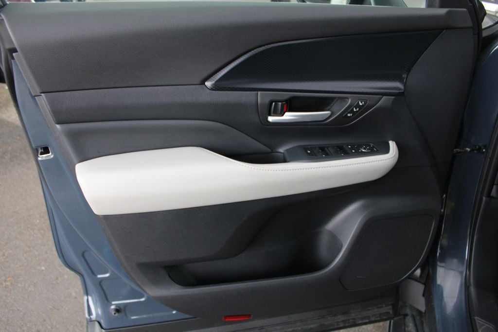 2025 Toyota Grand Highlander Hybrid MAX Platinum