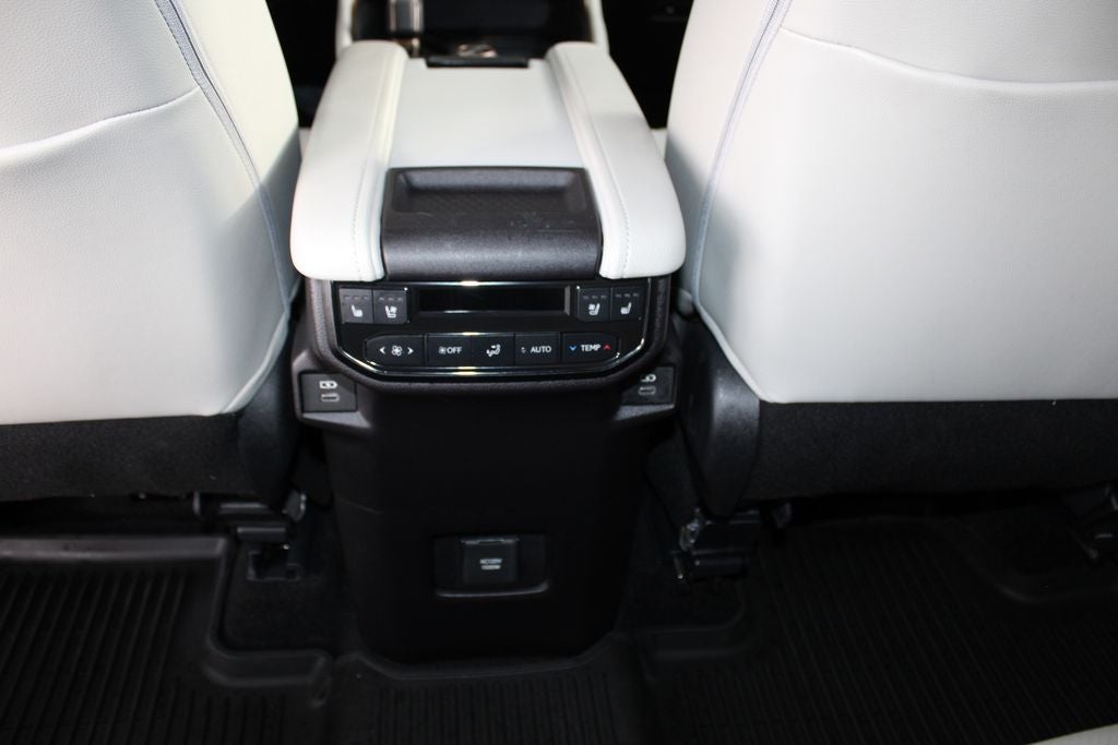 2025 Toyota Grand Highlander Hybrid MAX Platinum