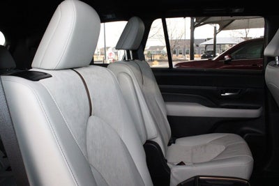 2025 Toyota Grand Highlander Hybrid MAX Platinum