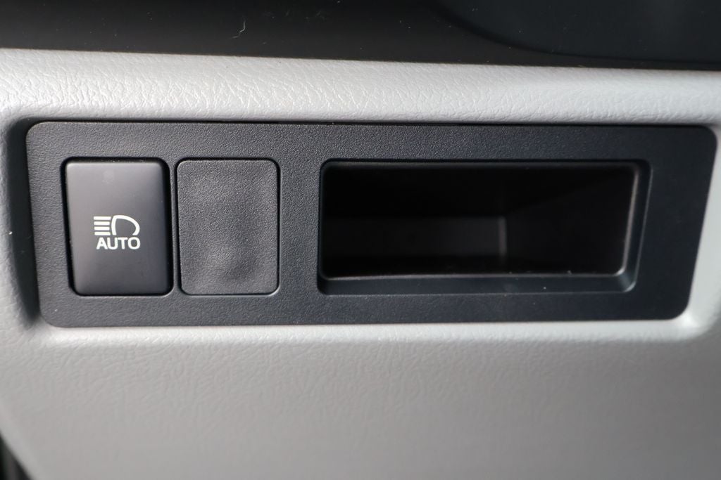 2019 Toyota Sequoia SR5 5.7L