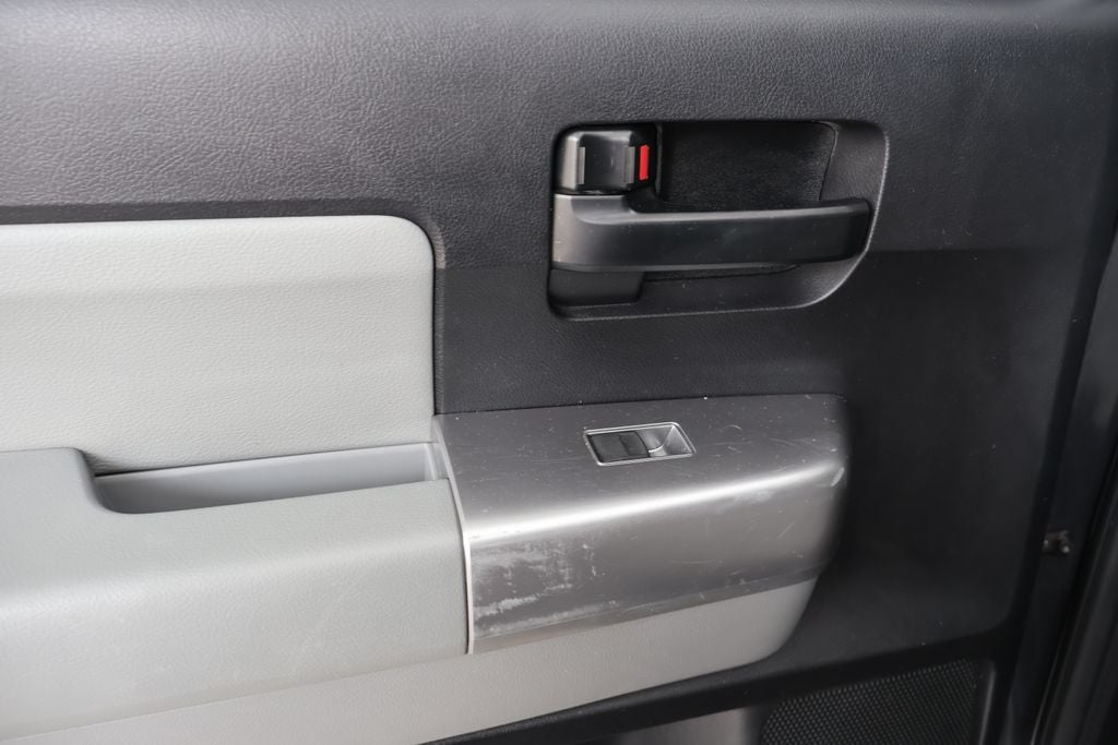 2019 Toyota Sequoia SR5 5.7L
