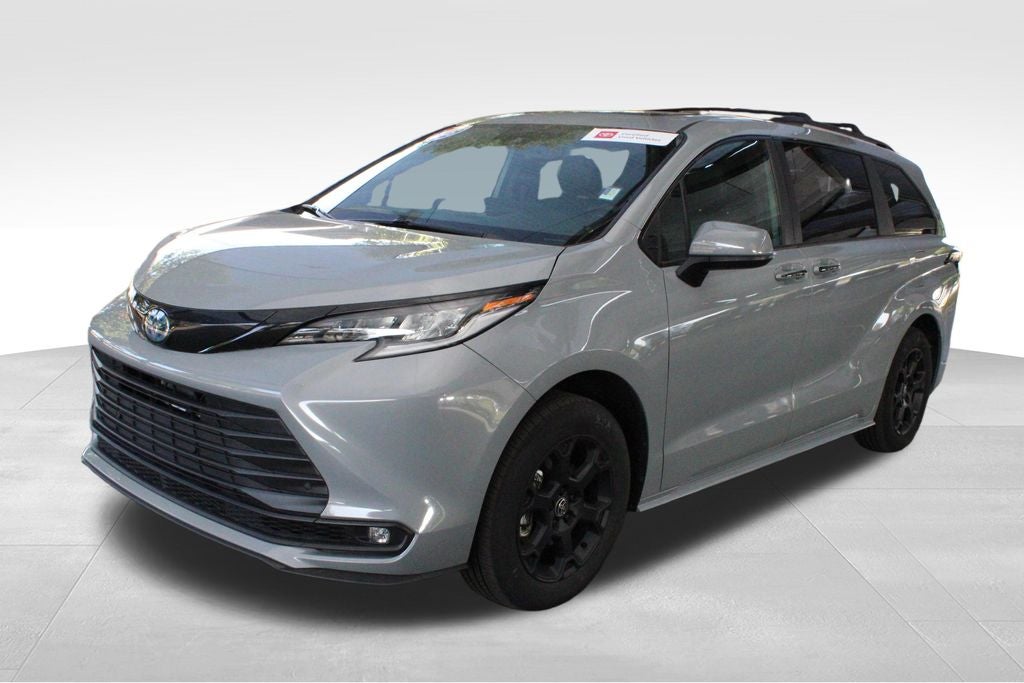 2025 Toyota Sienna Woodland Edition 7 Passenger
