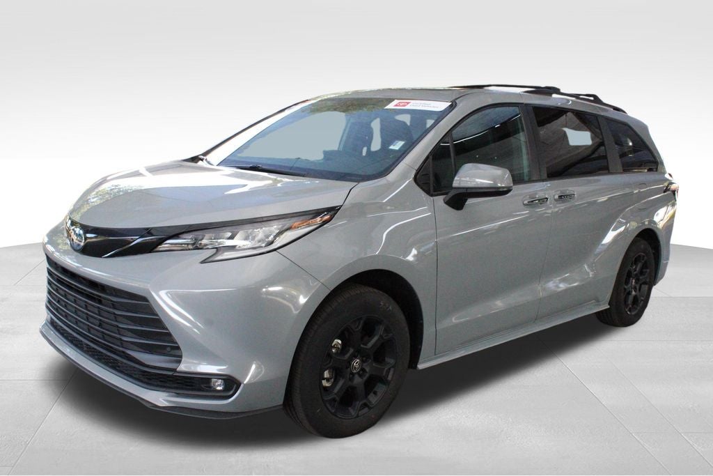 2025 Toyota Sienna Woodland Edition 7 Passenger