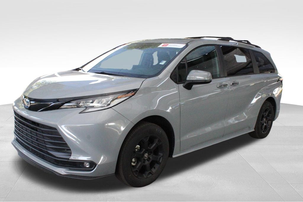 2025 Toyota Sienna Woodland Edition 7 Passenger