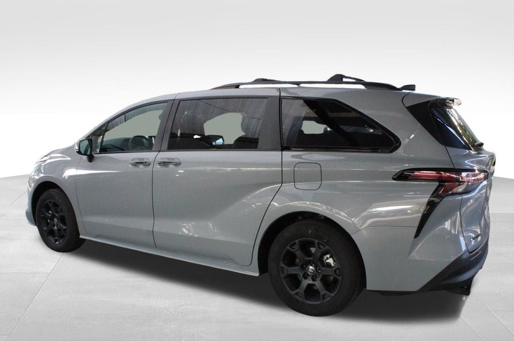 2025 Toyota Sienna Woodland Edition 7 Passenger