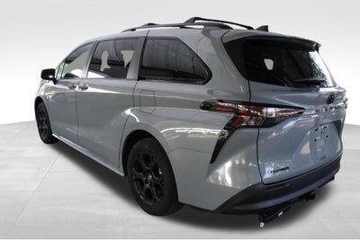 2025 Toyota Sienna Woodland Edition 7 Passenger