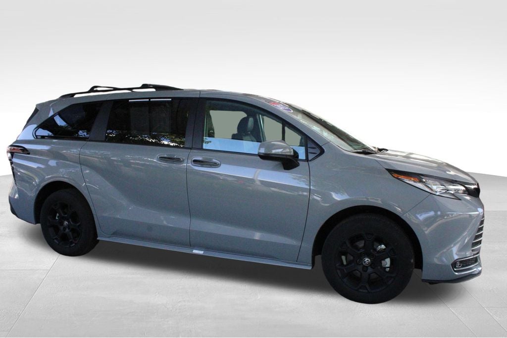 2025 Toyota Sienna Woodland Edition 7 Passenger
