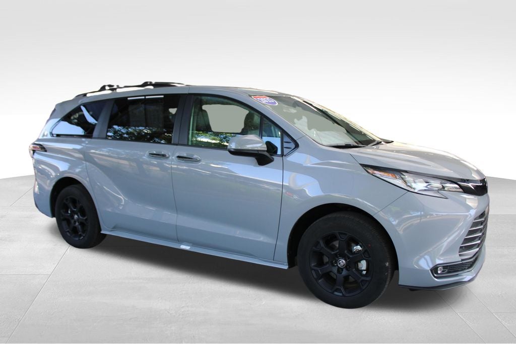 2025 Toyota Sienna Woodland Edition 7 Passenger