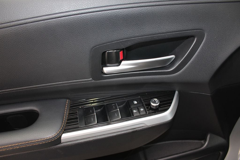 2025 Toyota Sienna Woodland Edition 7 Passenger