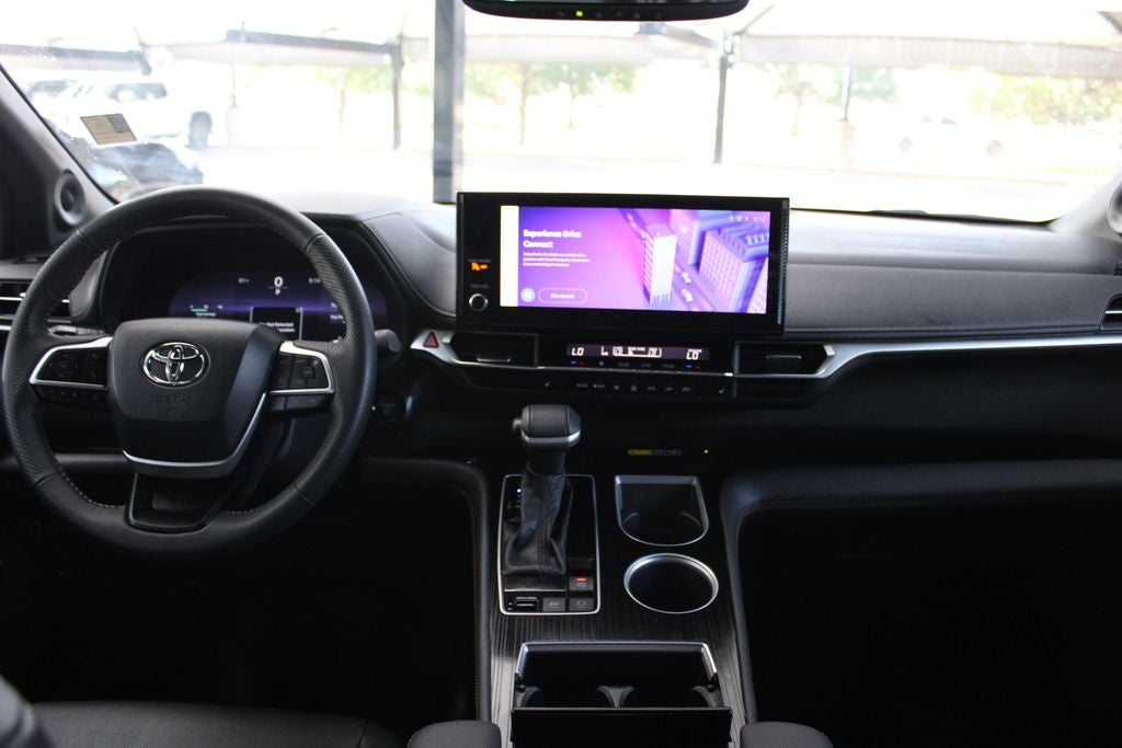 2025 Toyota Sienna Woodland Edition 7 Passenger