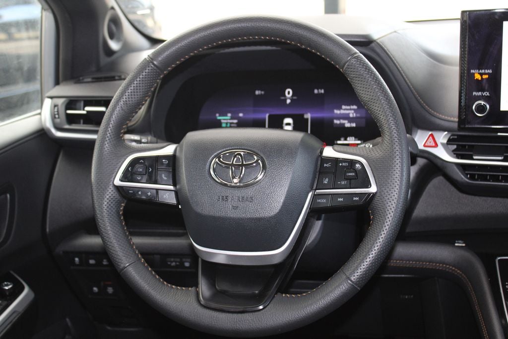 2025 Toyota Sienna Woodland Edition 7 Passenger