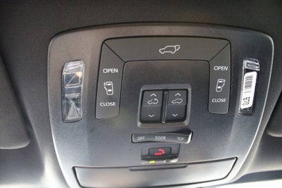 2025 Toyota Sienna Woodland Edition 7 Passenger