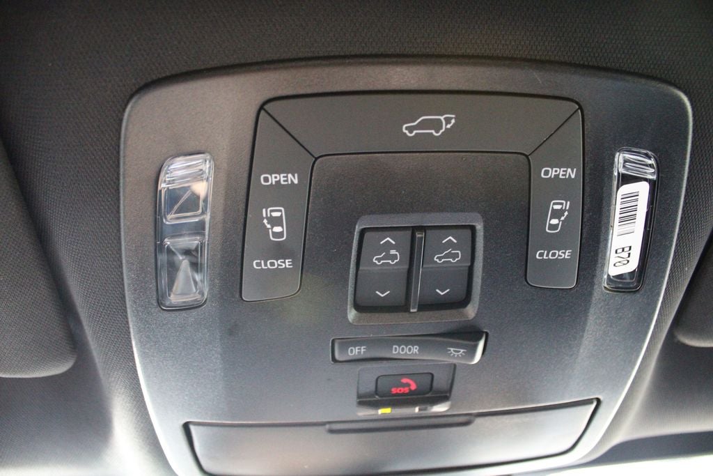2025 Toyota Sienna Woodland Edition 7 Passenger