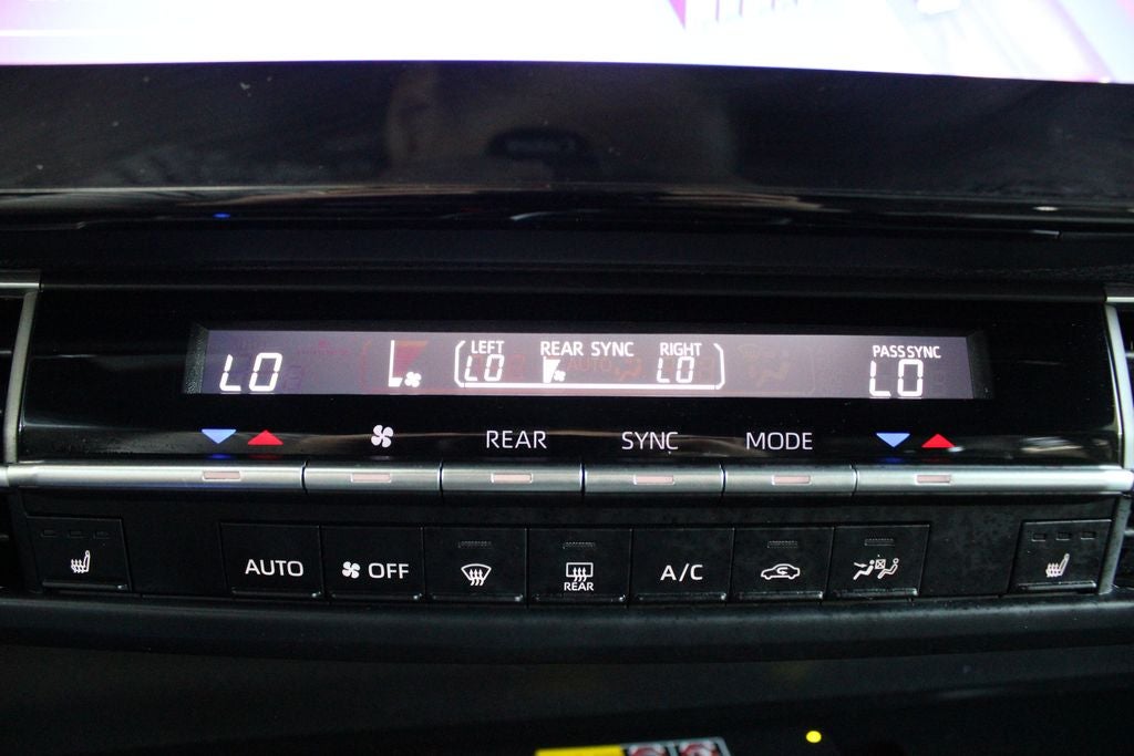 2025 Toyota Sienna Woodland Edition 7 Passenger