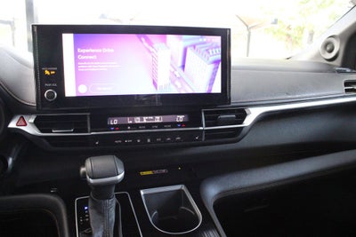 2025 Toyota Sienna Woodland Edition 7 Passenger