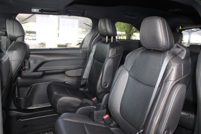 2025 Toyota Sienna Woodland Edition 7 Passenger
