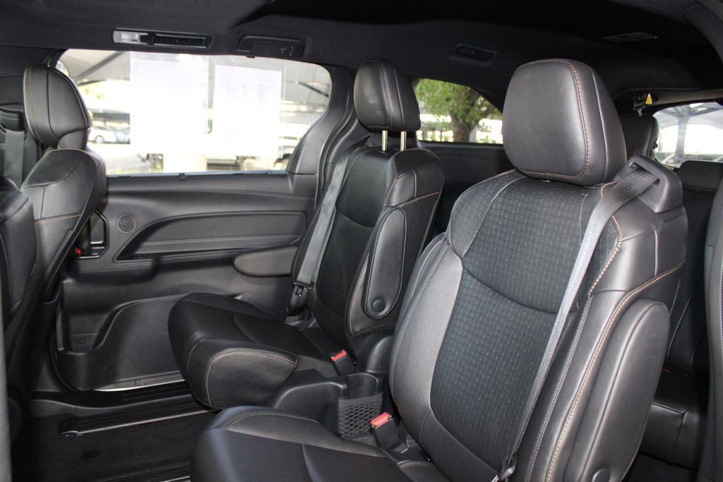 2025 Toyota Sienna Woodland Edition 7 Passenger