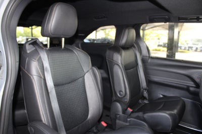 2025 Toyota Sienna Woodland Edition 7 Passenger