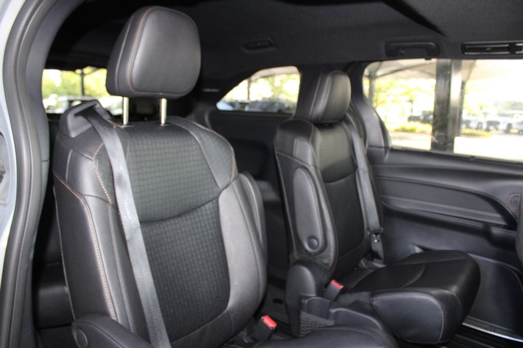 2025 Toyota Sienna Woodland Edition 7 Passenger
