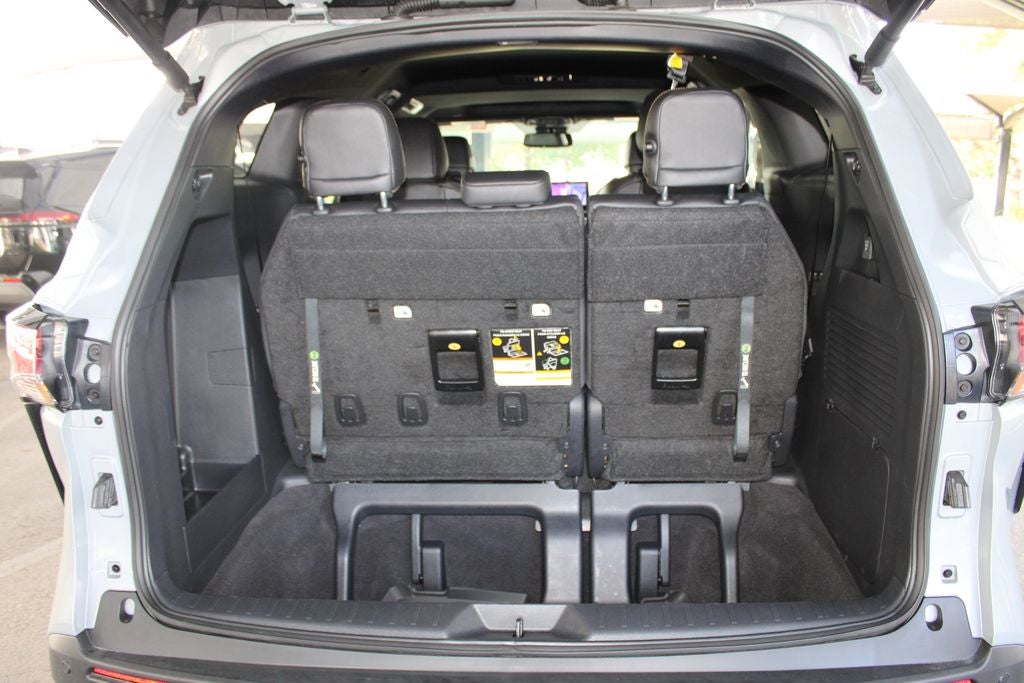 2025 Toyota Sienna Woodland Edition 7 Passenger