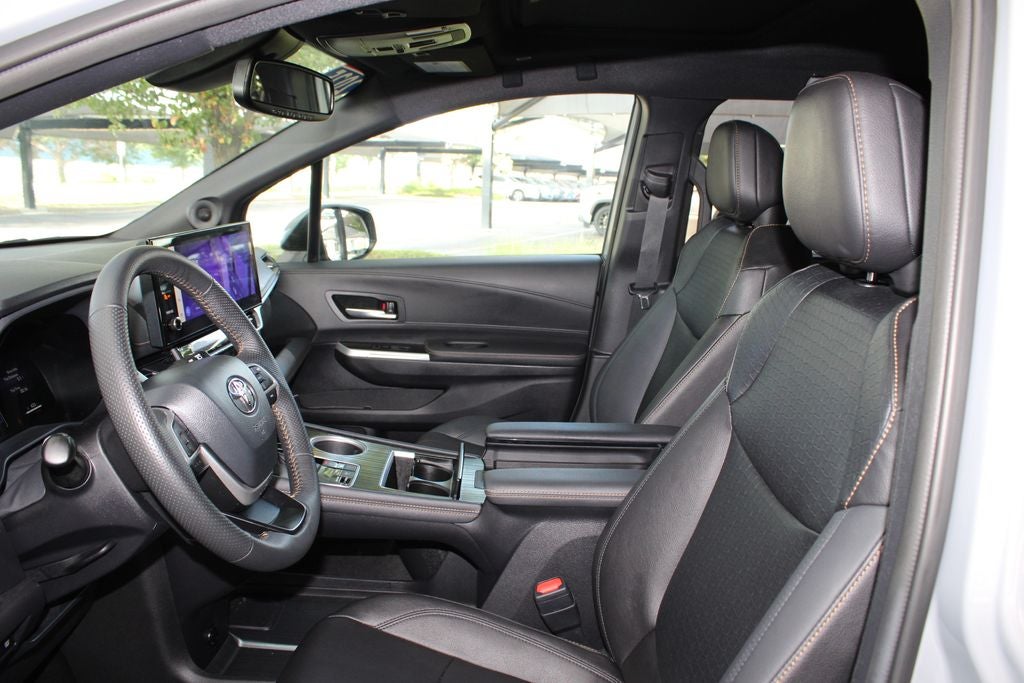 2025 Toyota Sienna Woodland Edition 7 Passenger