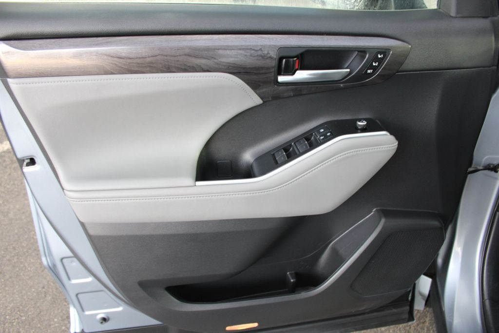 2021 Toyota HIGHLANDER Limited