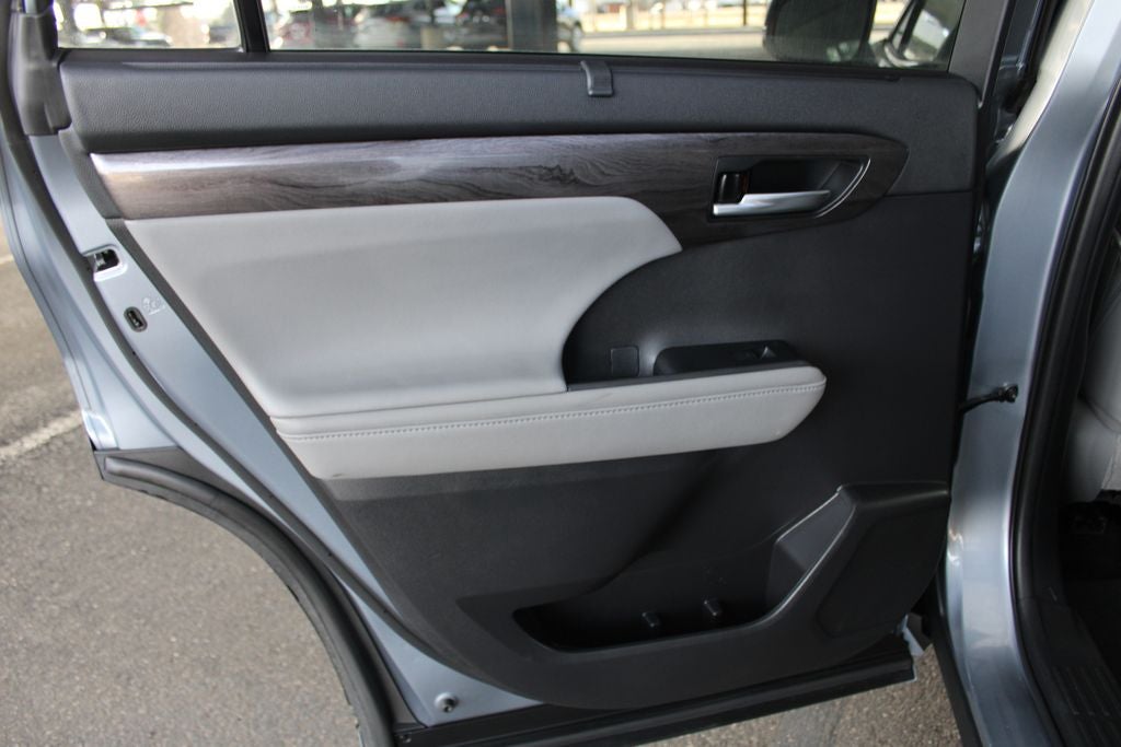 2021 Toyota HIGHLANDER Limited