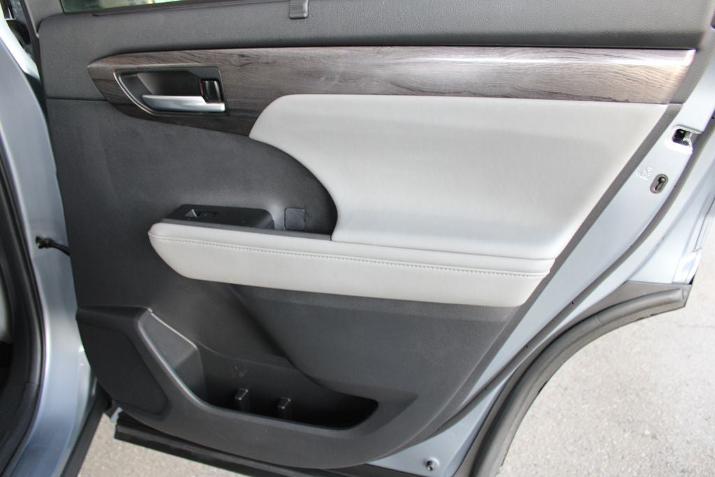 2021 Toyota HIGHLANDER Limited