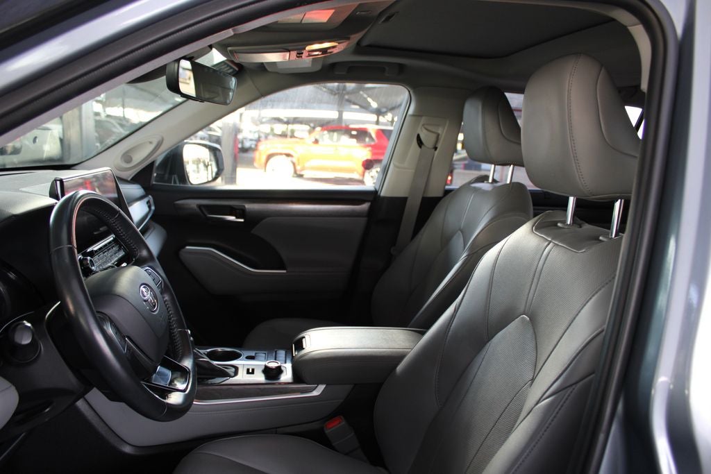 2021 Toyota HIGHLANDER Limited