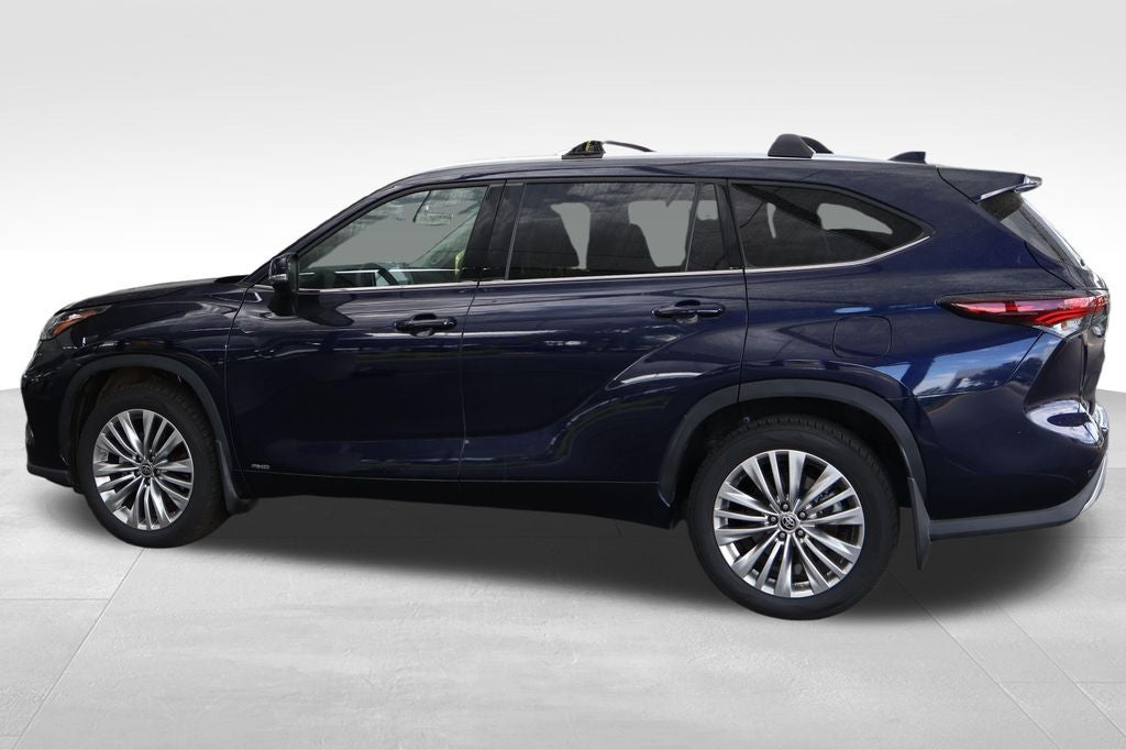 2024 Toyota Highlander Hybrid Platinum