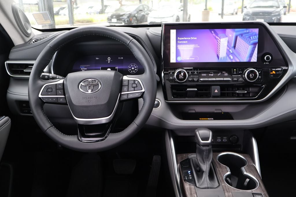 2024 Toyota Highlander Hybrid Platinum