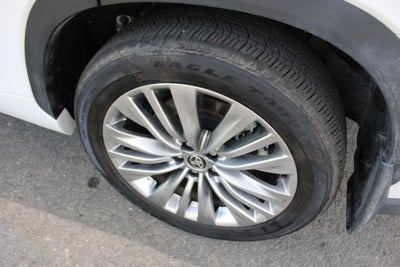 2026 Toyota Highlander Platinum