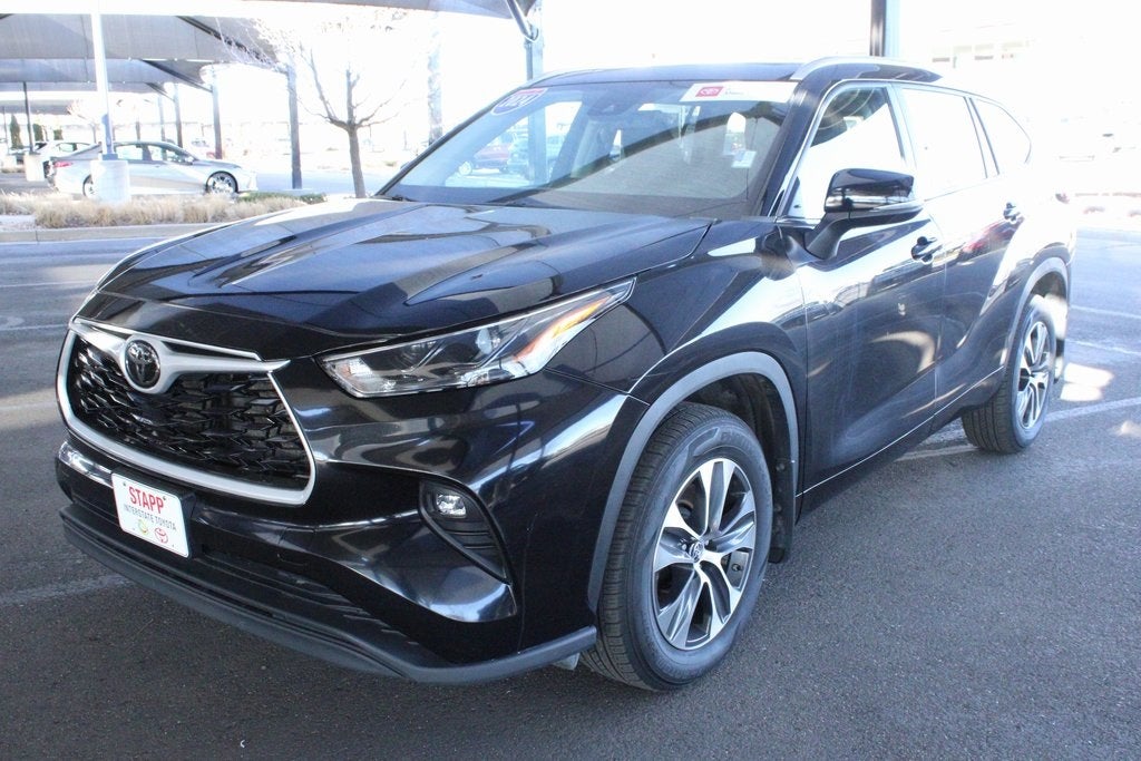 2024 Toyota HIGHLANDER XLE