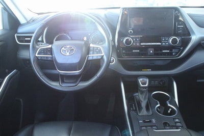 2024 Toyota HIGHLANDER XLE