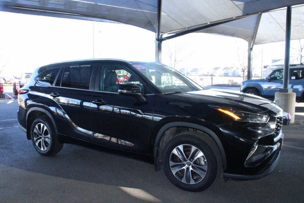 2024 Toyota HIGHLANDER XLE